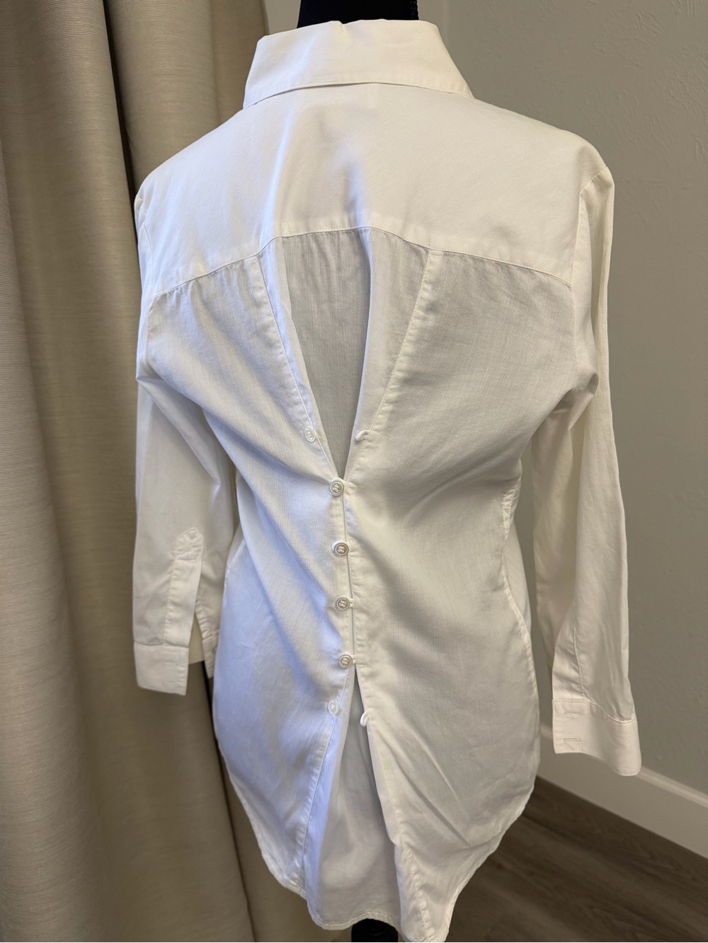 Elizabeth and James Cohen White Tailored Button-Down Shirt - Picture 4 of 11